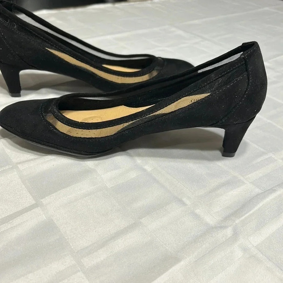 Kitten heel , mesh, black ,suede look shoes , extra comfort. - Picture 3 of 15